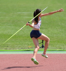 Woman throwing javelin