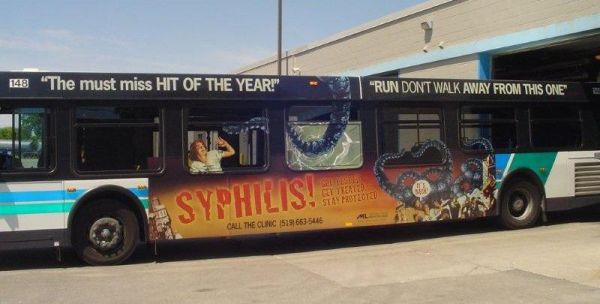 Syphilis Image of the Health Unit's public bus advertisement